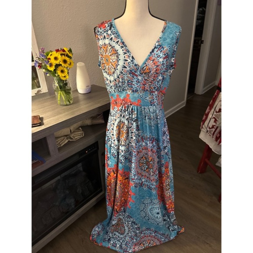 Woosea dress size‎ 8 sleeveless long colorful